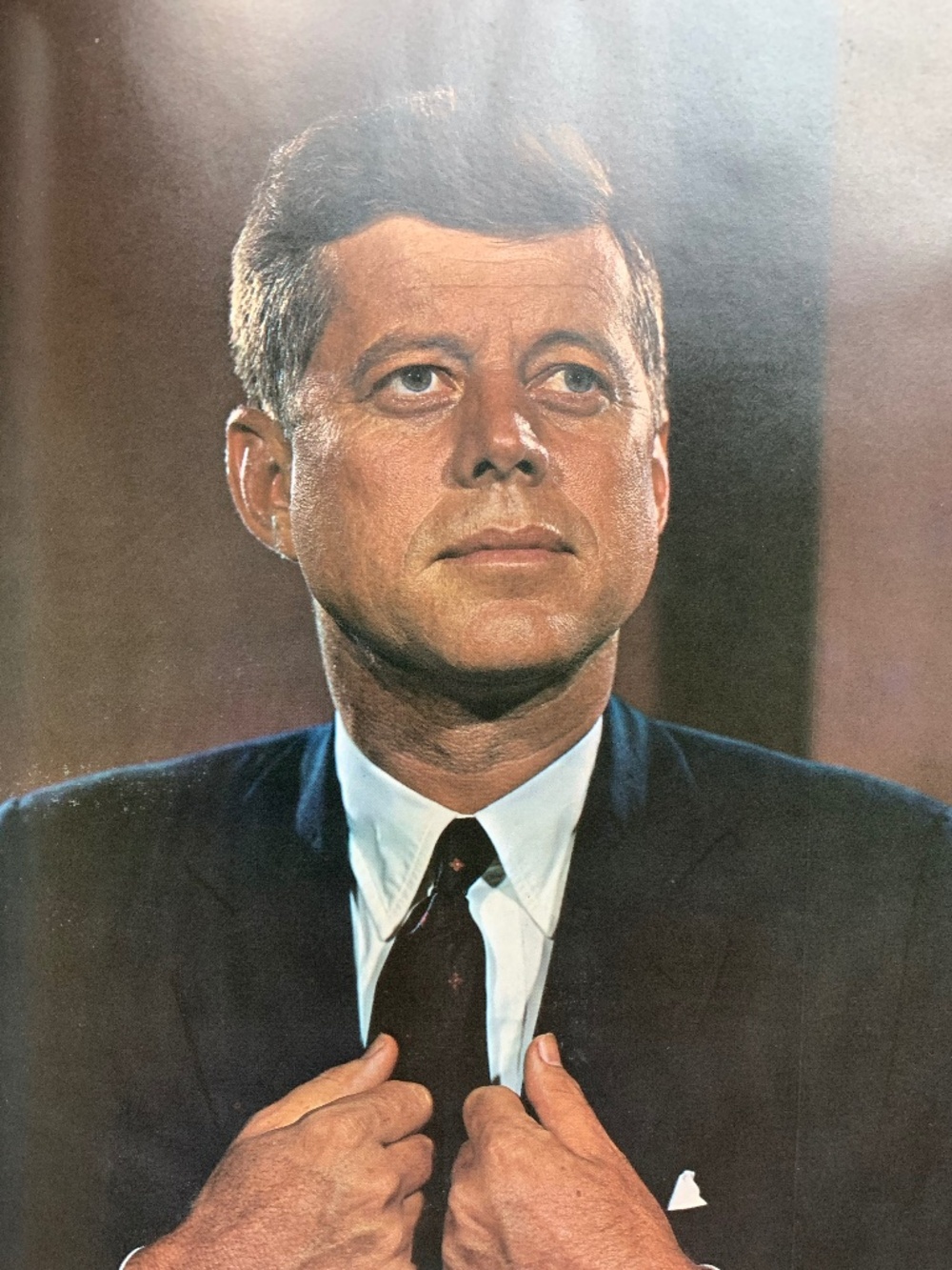 "THE TORCH IS PASSED..." BOOK  THE DEATH OF A PRESIDENT (JOHN F KENNEDY)